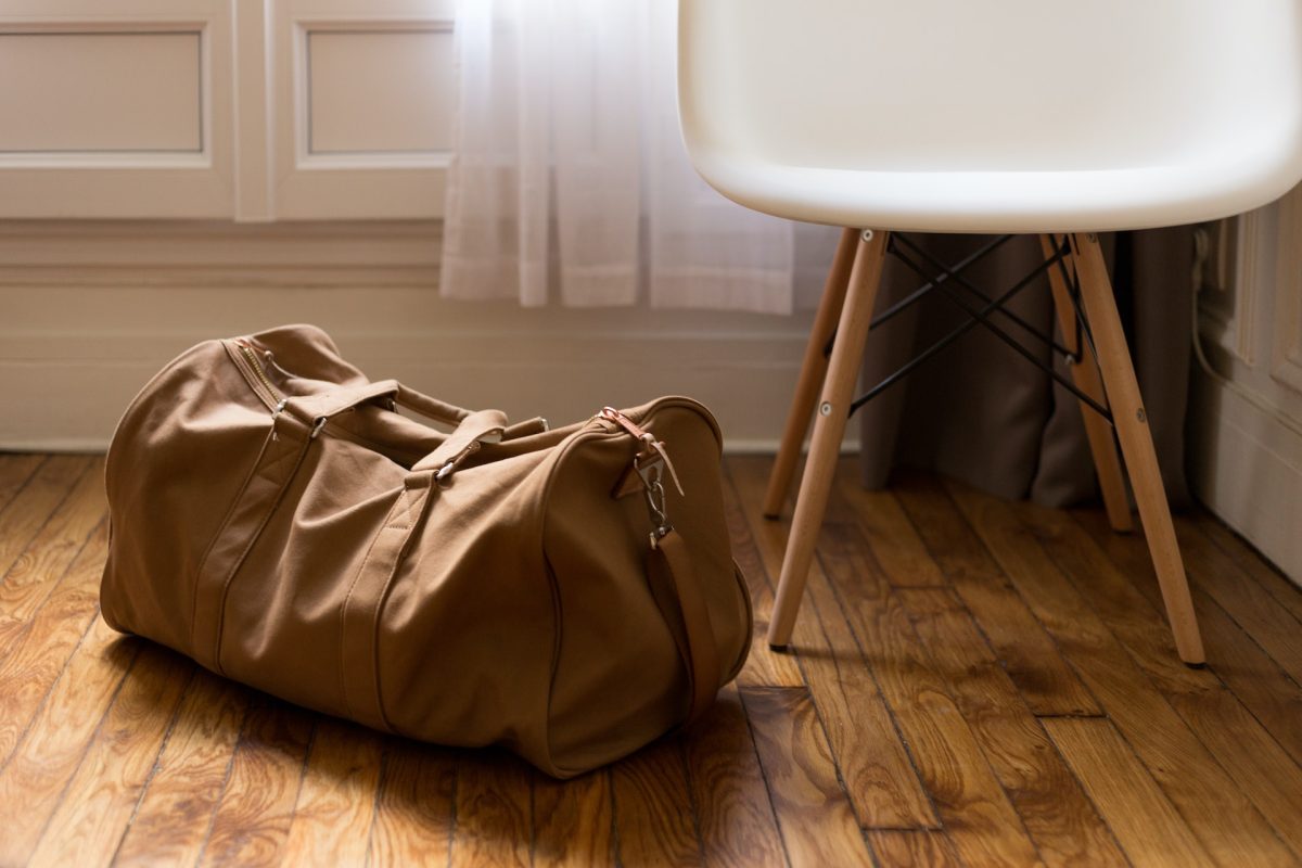 W co się spakować w podróż – plecak czy walizka?