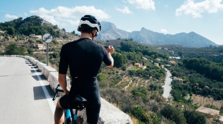 Podróżowanie na rowerze: jak połączyć pasję do kolarstwa z odkrywaniem nowych miejsc?